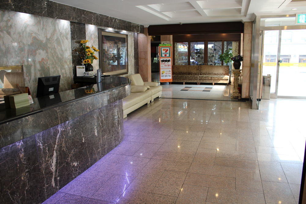 Insadong Crown Hotel Seoel Buitenkant foto