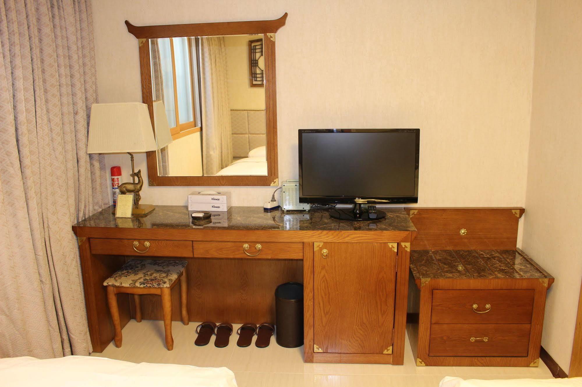 Insadong Crown Hotel Seoel Buitenkant foto