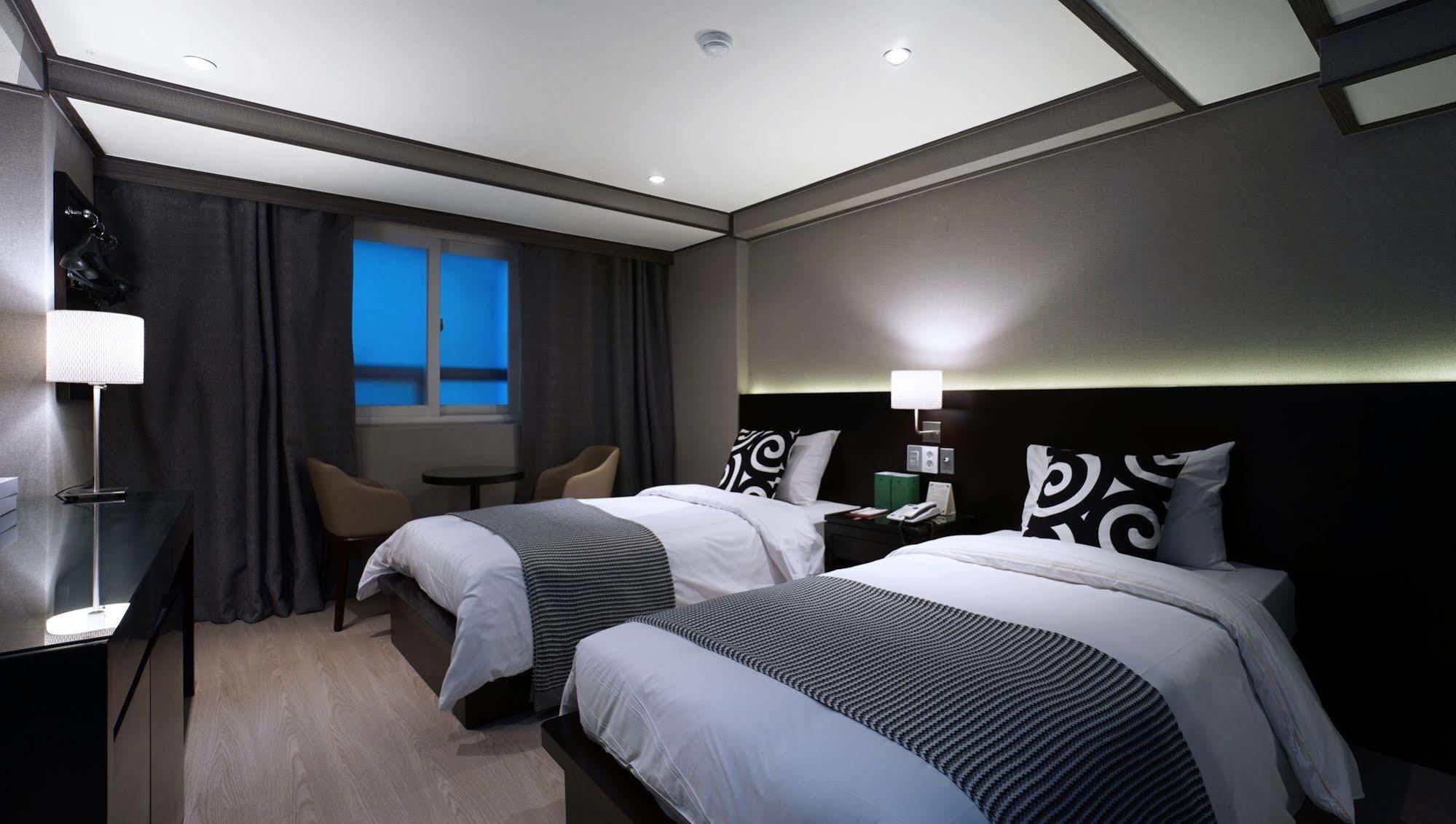 Insadong Crown Hotel Seoel Buitenkant foto