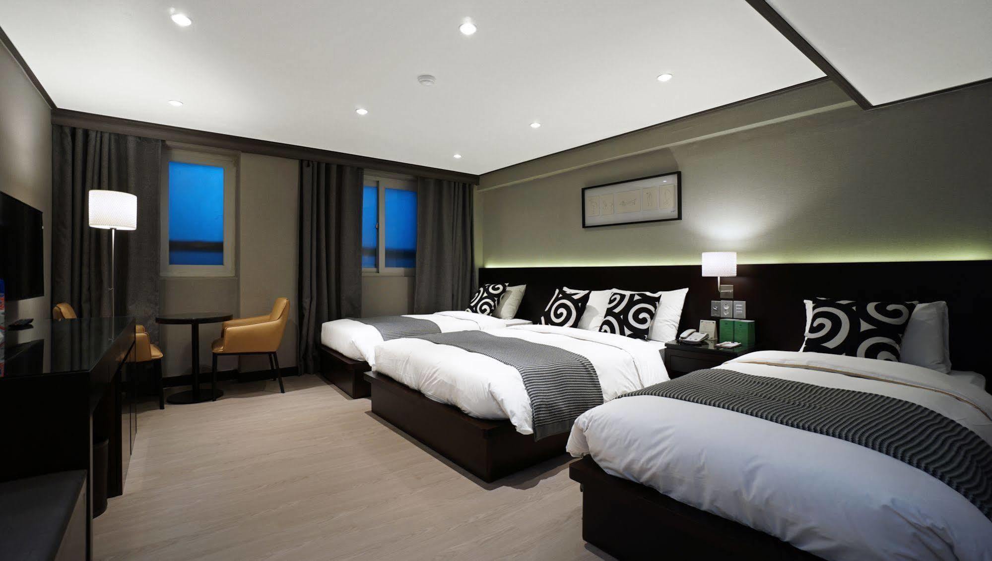Insadong Crown Hotel Seoel Buitenkant foto