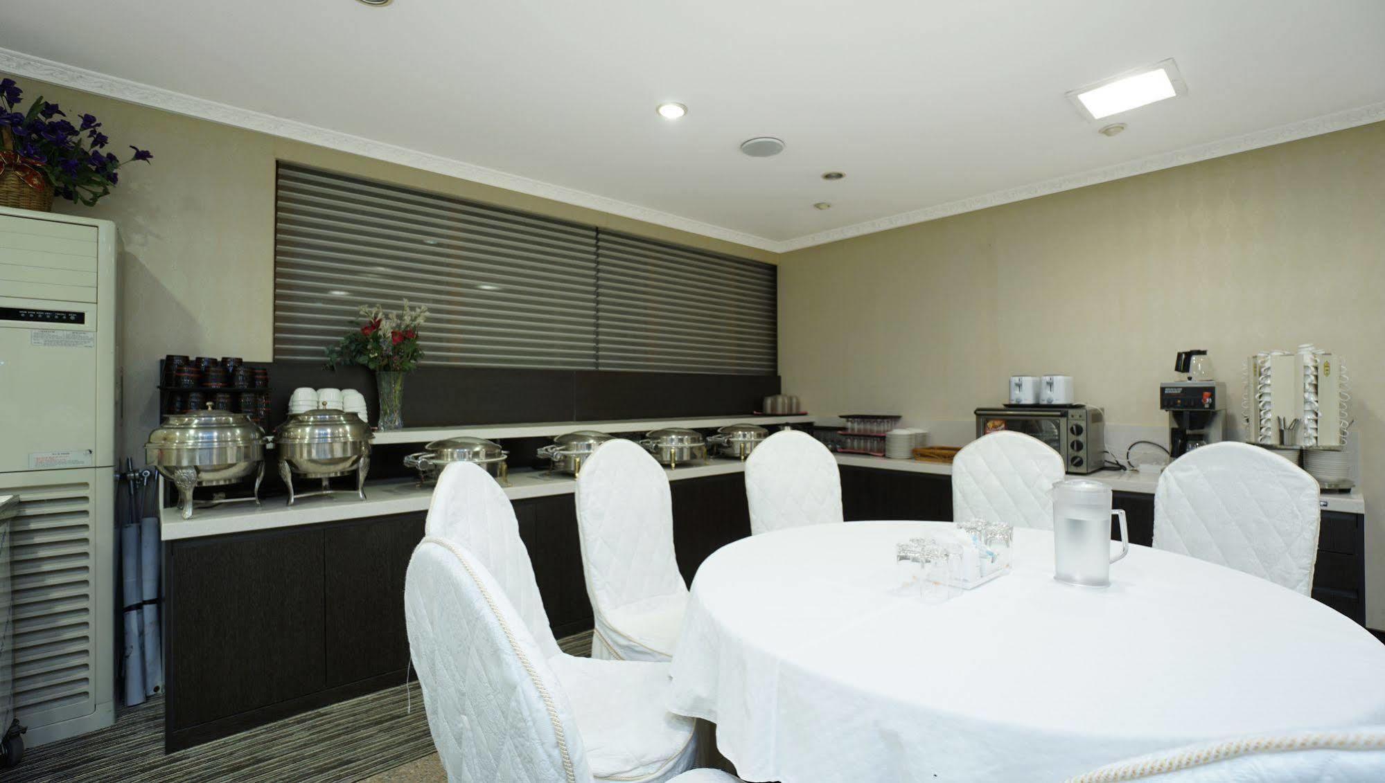 Insadong Crown Hotel Seoel Buitenkant foto